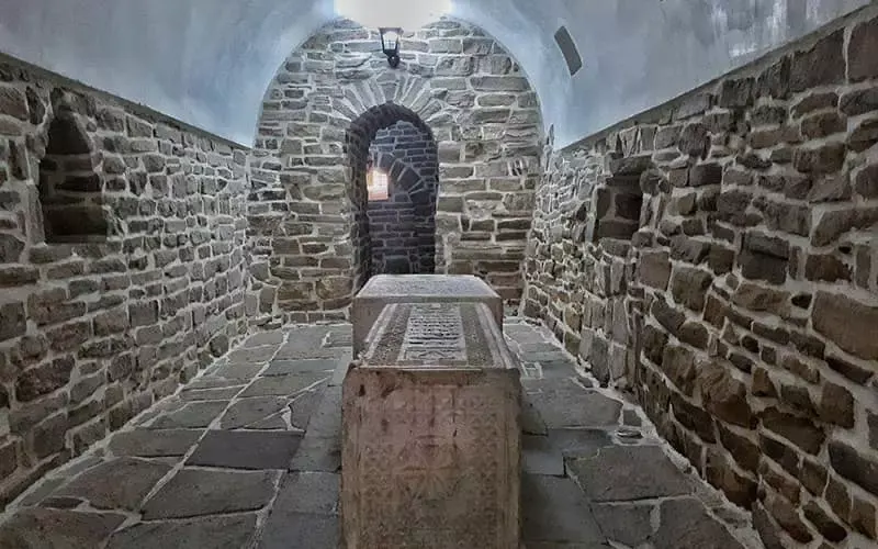 معماری و بخشهای مختلف کلیسای ننه مریم