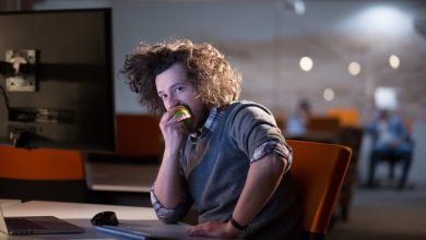 سیب را صبح بخوریم یا شب؟