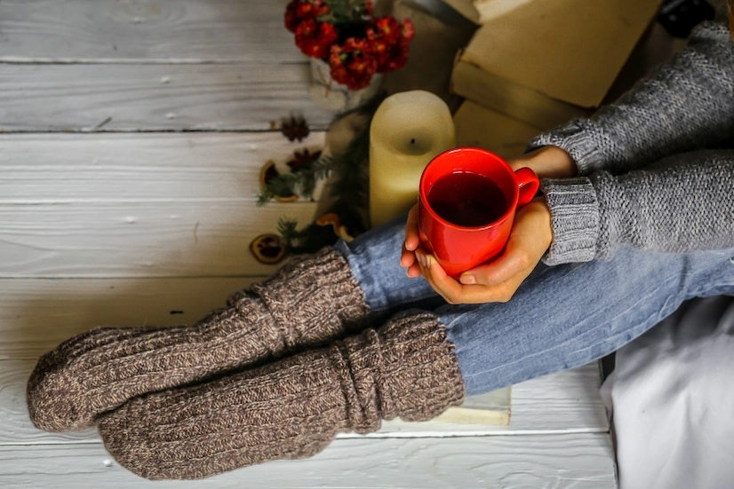 از علائم کم خونی پاهای سرد میباشد.