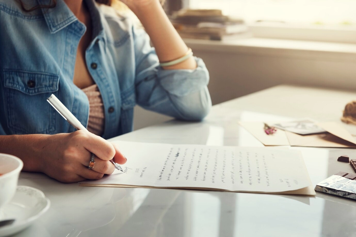 نوشتن افکار قبل از خواب برای درمان بی خوابی